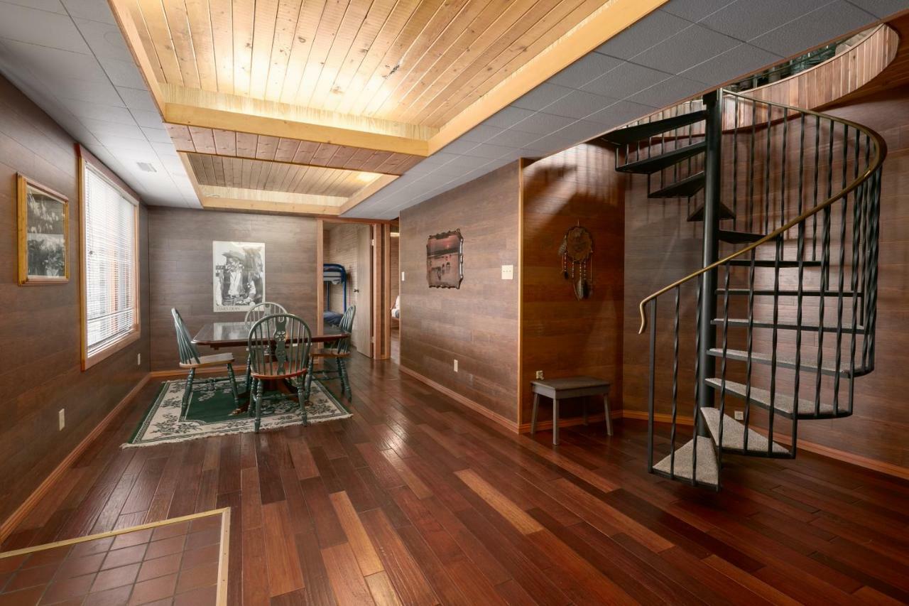 Creekside Cabin フェアモント・ホット・スプリングス エクステリア 写真